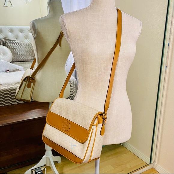 GUCCI Vintage Micro GG Monogram Flap Shoulder Bag - Picture 2 of 11